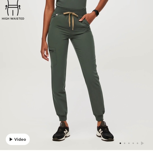 Figs Zamara Woman High Waisted Jogger Pants. NWOT
Size M. - Picture 9 of 12